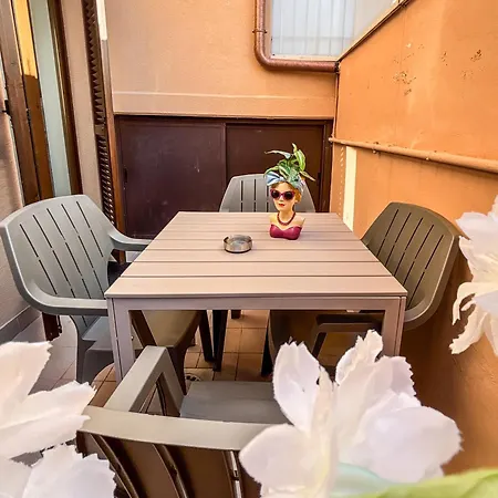 公寓 -centro- 700m Dal Mare Wifi Ac Parcheggio